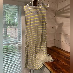 Sleeveless stripped dress